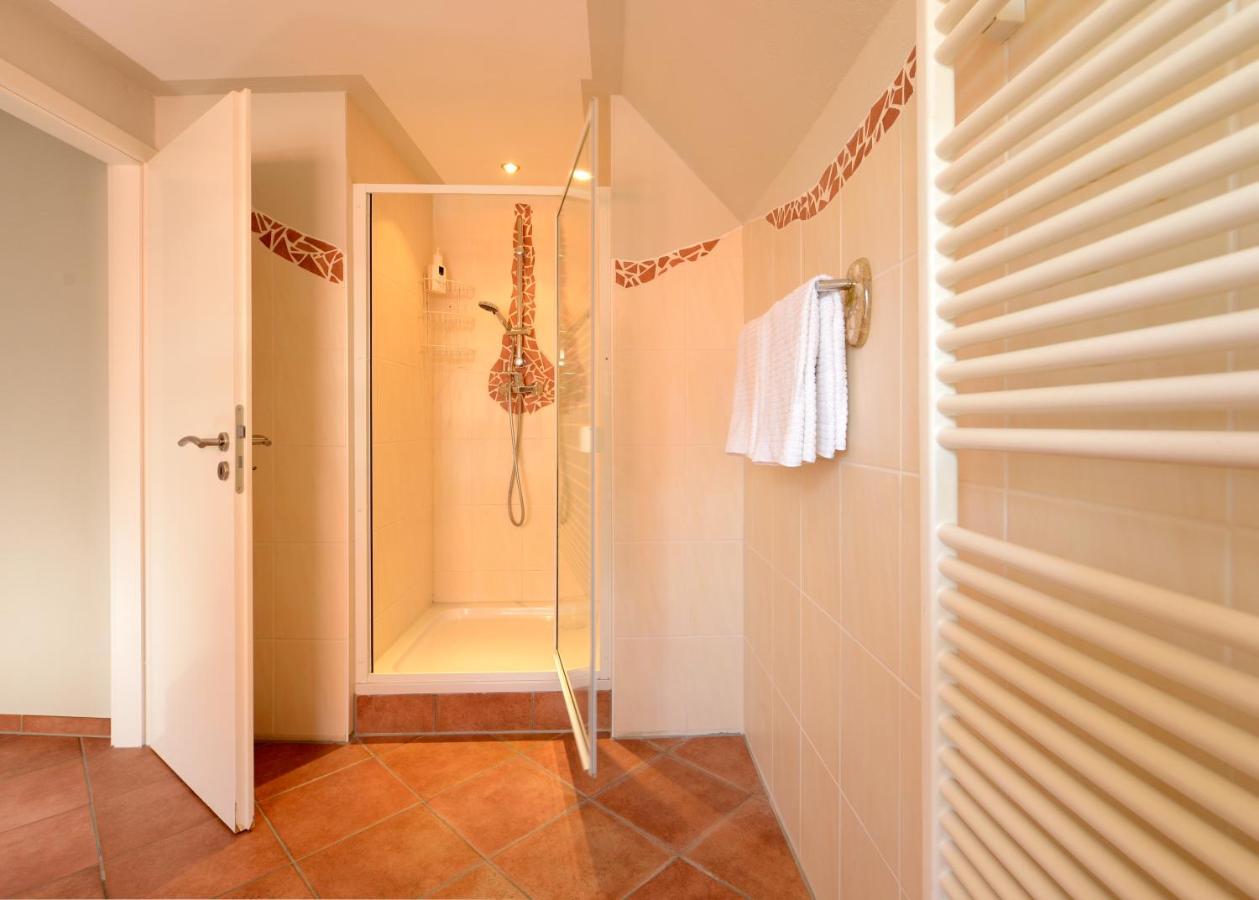 Ferienhaus Fuer 8 Personen Mit Kamin & Terrasse Boltenhagen  Exteriör bild